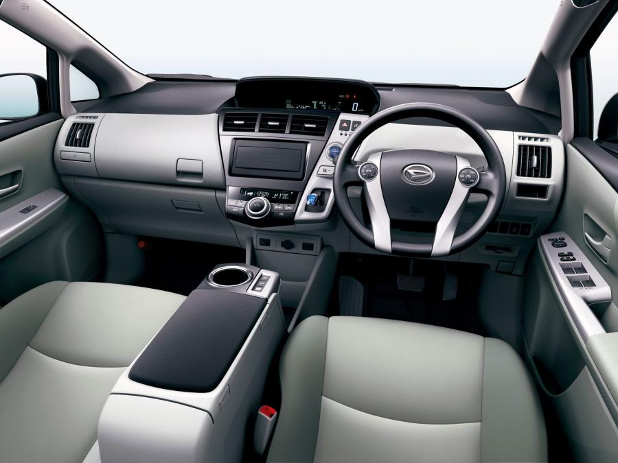  Daihatsu Mebius 2013 года  (фото 4 из 6)